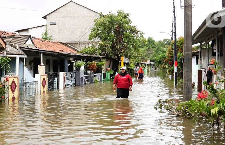 Jakarta Banjir Lagi, 6 RT dan 2 Ruas Jalan Terendam dengan Ketinggian Air Capai 175 Cm