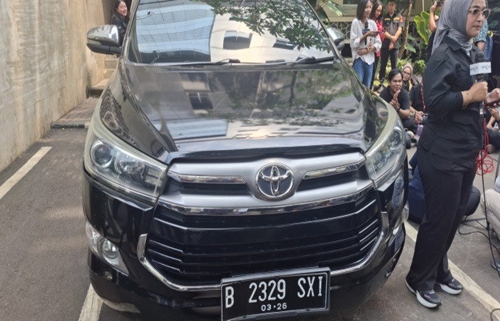 Jokowi Melapor ke Polda Metro Jaya Ternyata Pakai Mobil Nunggak Pajak
