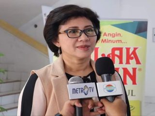 Mengenal Prof Ova, Rektor UGM yang Terseret Ijazah Jokowi