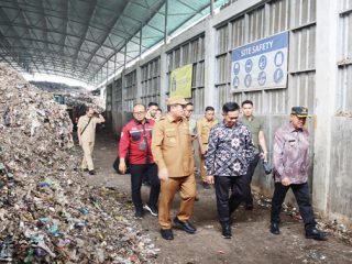 Bupati Belitung Timur Kunjungan Kerja ke Banyumas Tinjau TPA BLE