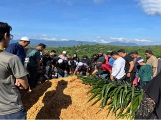 Perjalanan Terakhir ; Young Syefura Othman Kenang Kebaikan Guru Enab